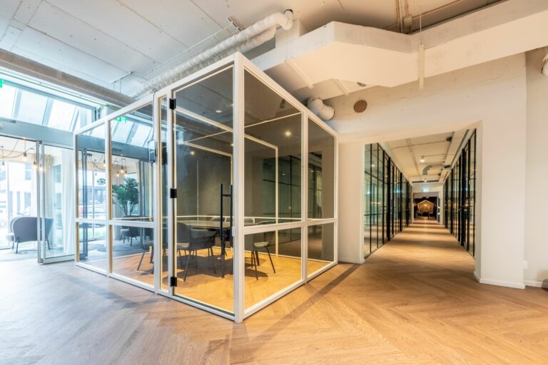 Kantoorunit geplaatst bij een klant van OfficeBooths.nl